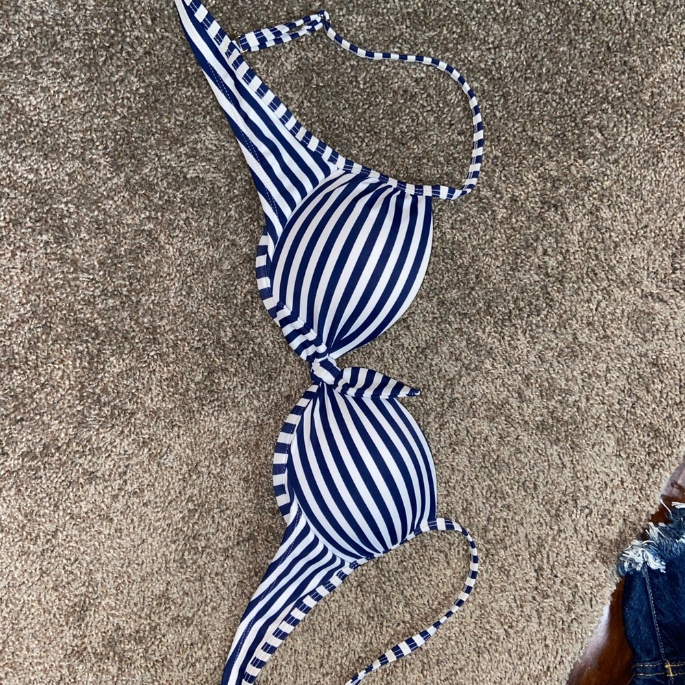 Small, push up bathing suit top